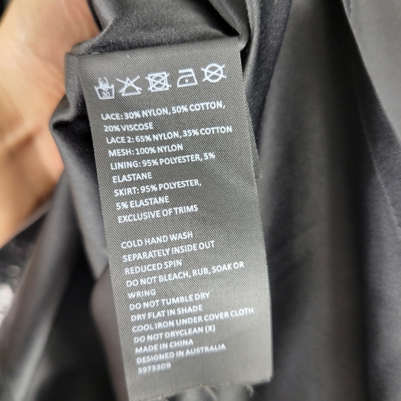 Bardot Faedra Lace Long Sleeve Bell Flare Sleeve Midi Sheath Dress - Picture 11 of 12